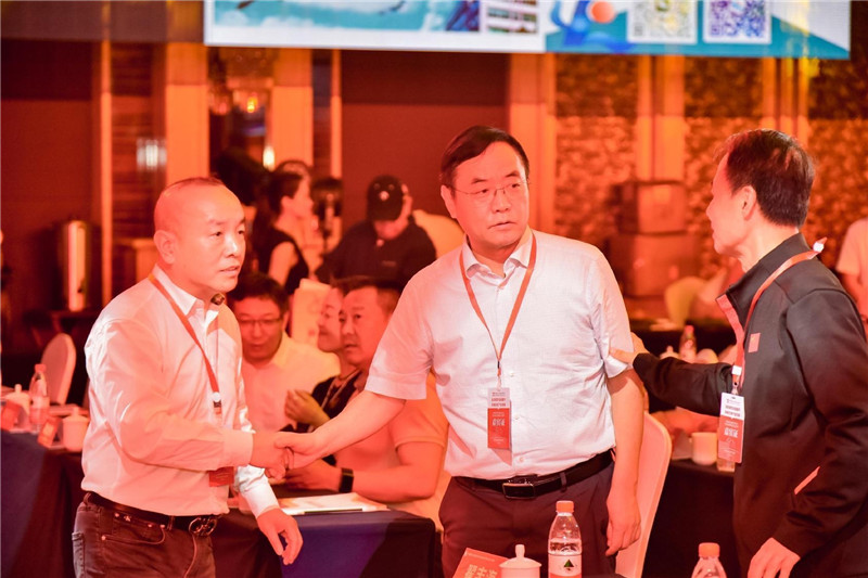 2024年5月：美亞董事長(cháng)張永亮先生被選舉為中國演藝設備技術(shù)協(xié)會(huì )副理事長(cháng)